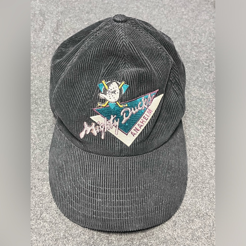 Vintage 90s Mighty Ducks of Anaheim Corduroy Snapback Hat – Retro NHL Hockey Cap